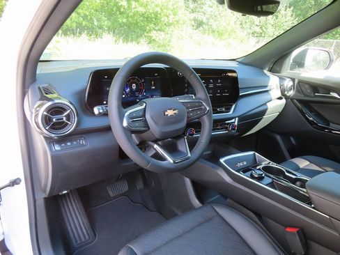 New 2026 Chevrolet Equinox LT w/ Convenience Package II image 21