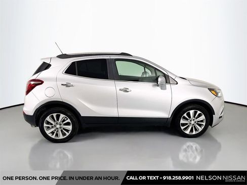 Used 2017 Buick Encore Essence FWD image 4