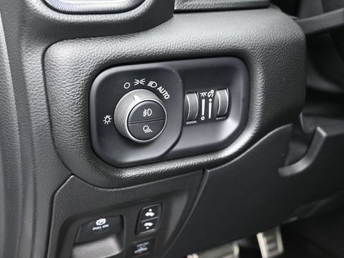 Used 2023 RAM 1500 Laramie AWD/4WD image 11