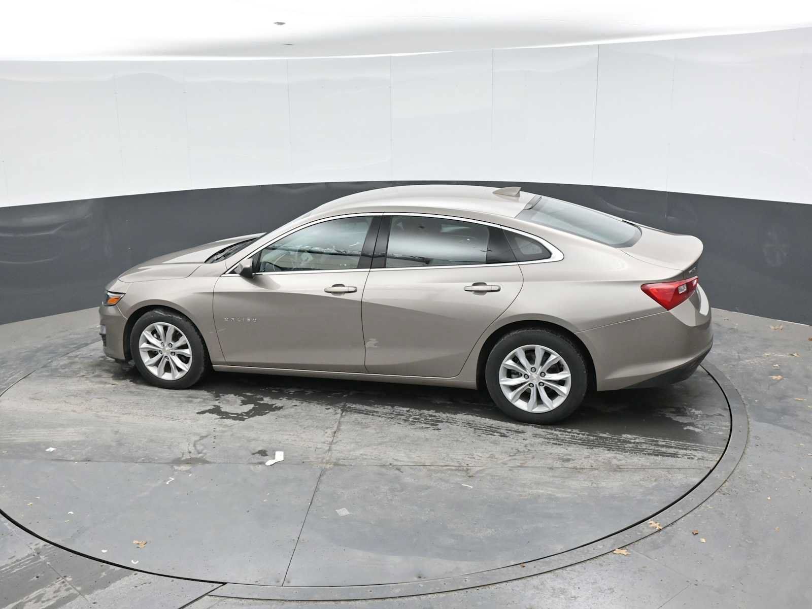 Used 2025 Chevrolet Malibu LT FWD image 13
