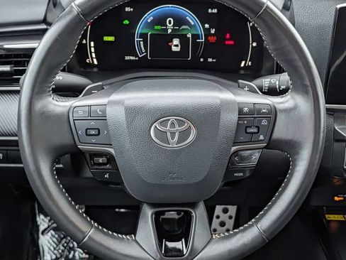 Used 2025 Toyota Camry SE FWD image 14