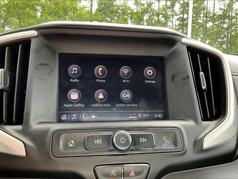 Used 2024 GMC Terrain SLE FWD image 19