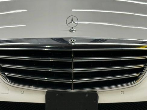 Used 2017 Mercedes-Benz E 300 4MATIC image 5