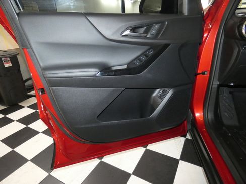 Used 2025 Chevrolet Equinox LT w/ Convenience Package II image 20