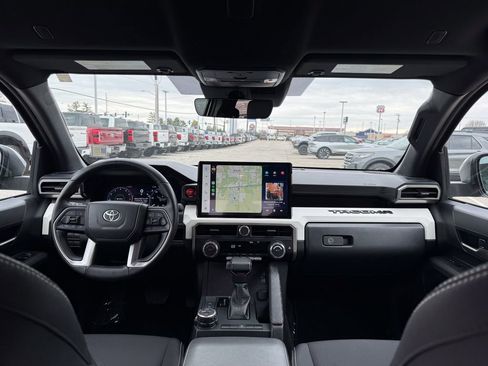 Used 2024 Toyota Tacoma TRD Off-Road image 32