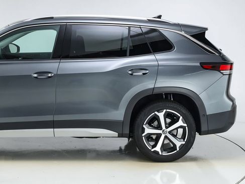 New 2025 Volkswagen Tiguan SE image 4