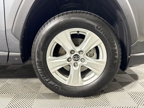 Used 2021 Toyota RAV4 XLE AWD/4WD image 11