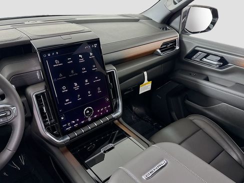 New 2026 GMC Yukon Denali w/ Sun & Power Step Package image 24