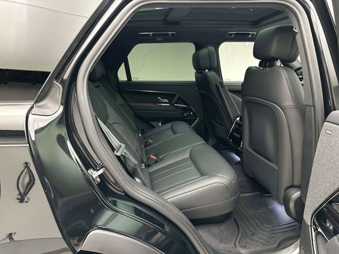 Used 2025 Land Rover Range Rover Sport Dynamic SE image 5