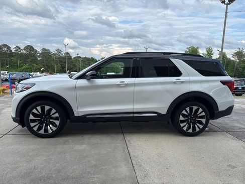 Used 2026 Ford Explorer Platinum w/ LUX Leather Package AWD/4WD image 4