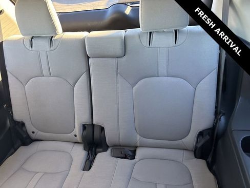 Used 2023 Honda Pilot LX image 14