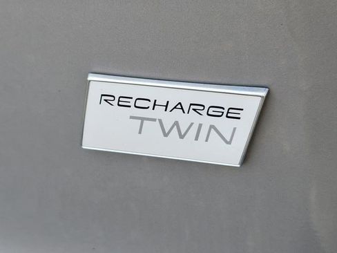 Used 2024 Volvo XC40 Recharge Ultimate w/ Protection Package Premier image 19