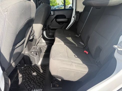 Used 2018 Jeep Wrangler Unlimited Sport S AWD/4WD image 22