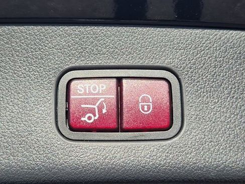 Certified 2025 Mercedes-Benz GLC 350e GLC 350e image 18