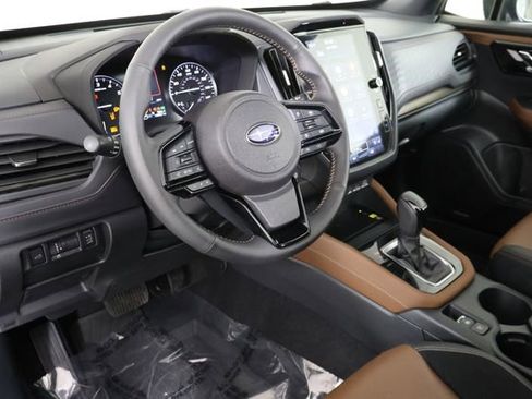 Used 2025 Subaru Forester Touring image 29