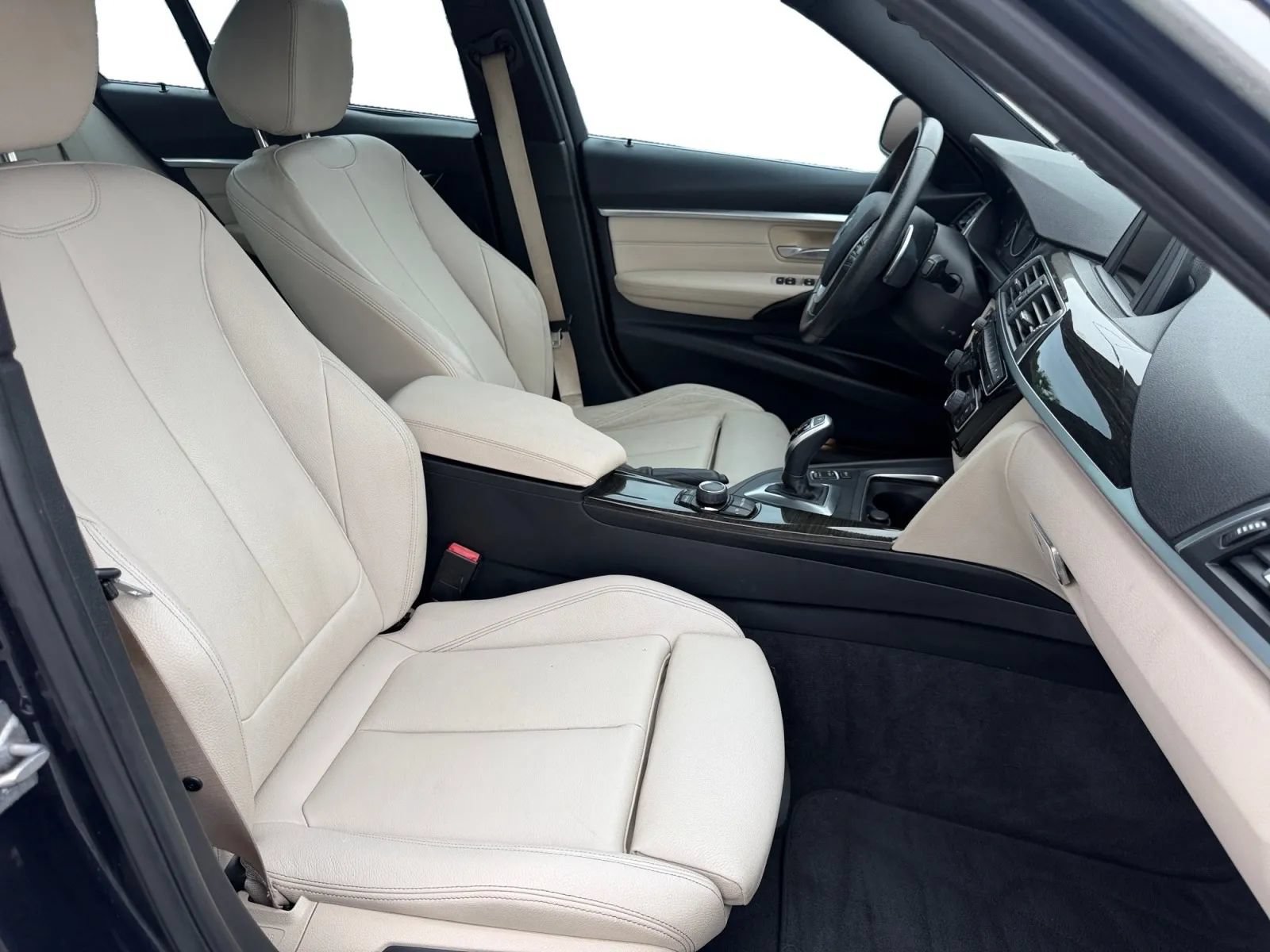 Used 2017 BMW 330i Sedan RWD image 16