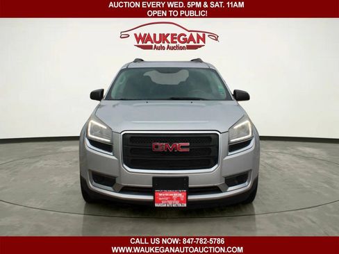 Used 2015 GMC Acadia SLE AWD/4WD image 2