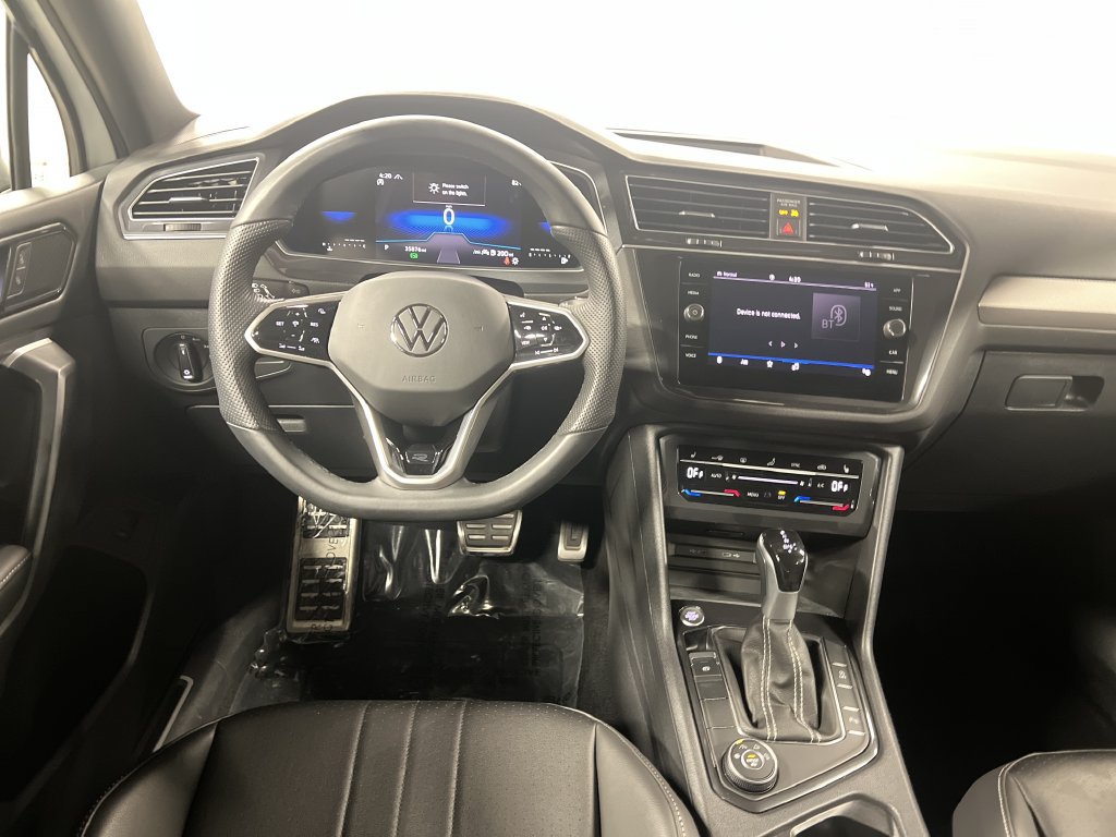 Used 2024 Volkswagen Tiguan SE R-Line AWD/4WD image 18