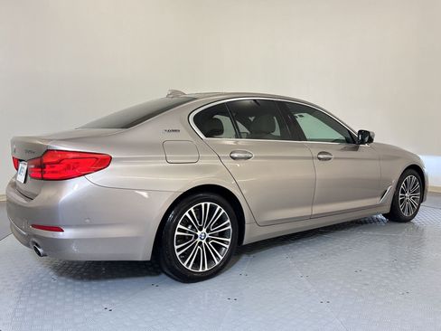 Used 2018 BMW 530e w/ Premium Package 2 image 9
