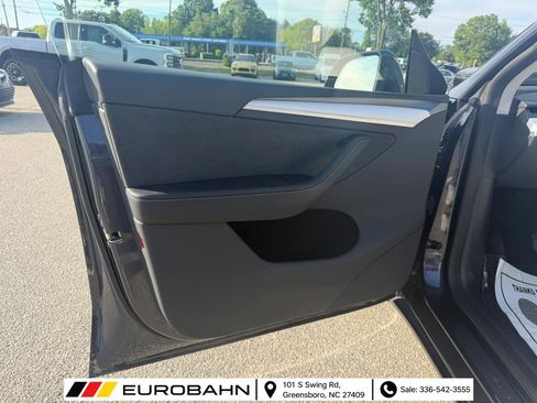 Used 2024 Tesla Model Y Long Range AWD/4WD image 9