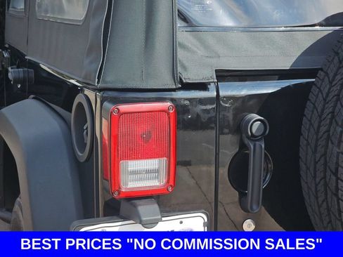 Used 2016 Jeep Wrangler Unlimited Sport w/ Connectivity Group AWD/4WD image 40