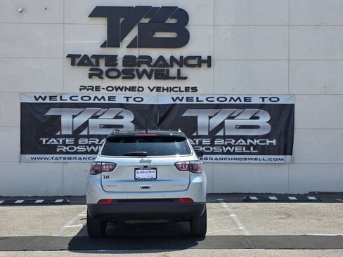 Used 2025 Jeep Compass Limited AWD/4WD image 9