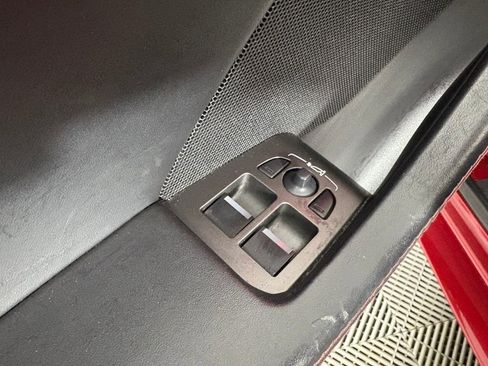 Used 2017 Jaguar F-TYPE R image 12