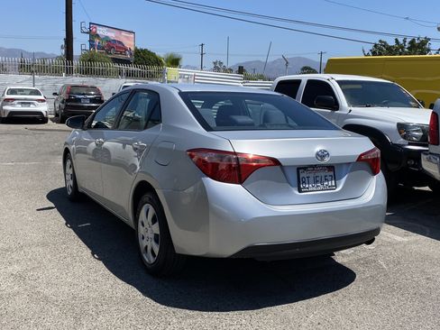 Used 2018 Toyota Corolla LE image 8
