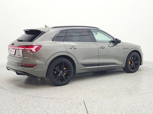 Used 2022 Audi e-tron Chronos w/ Chronos Package image 5