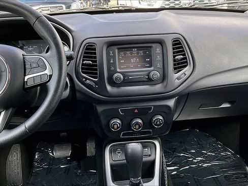 Used 2018 Jeep Compass Sport image 7
