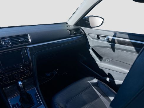 Used 2016 Volkswagen Passat 1.8T SE image 22