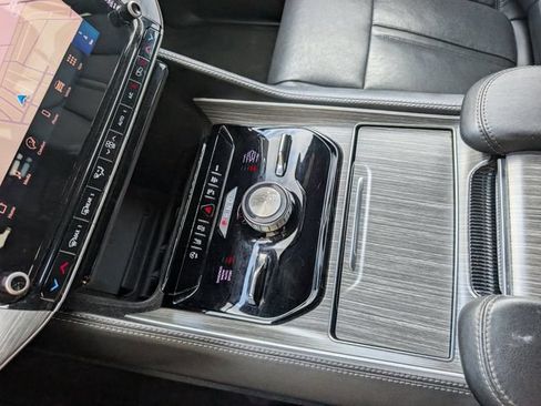 Used 2024 Jeep Wagoneer Series III AWD/4WD image 17