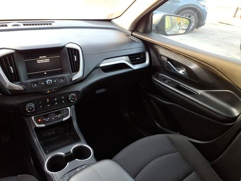 Used 2024 GMC Terrain SLE FWD image 14
