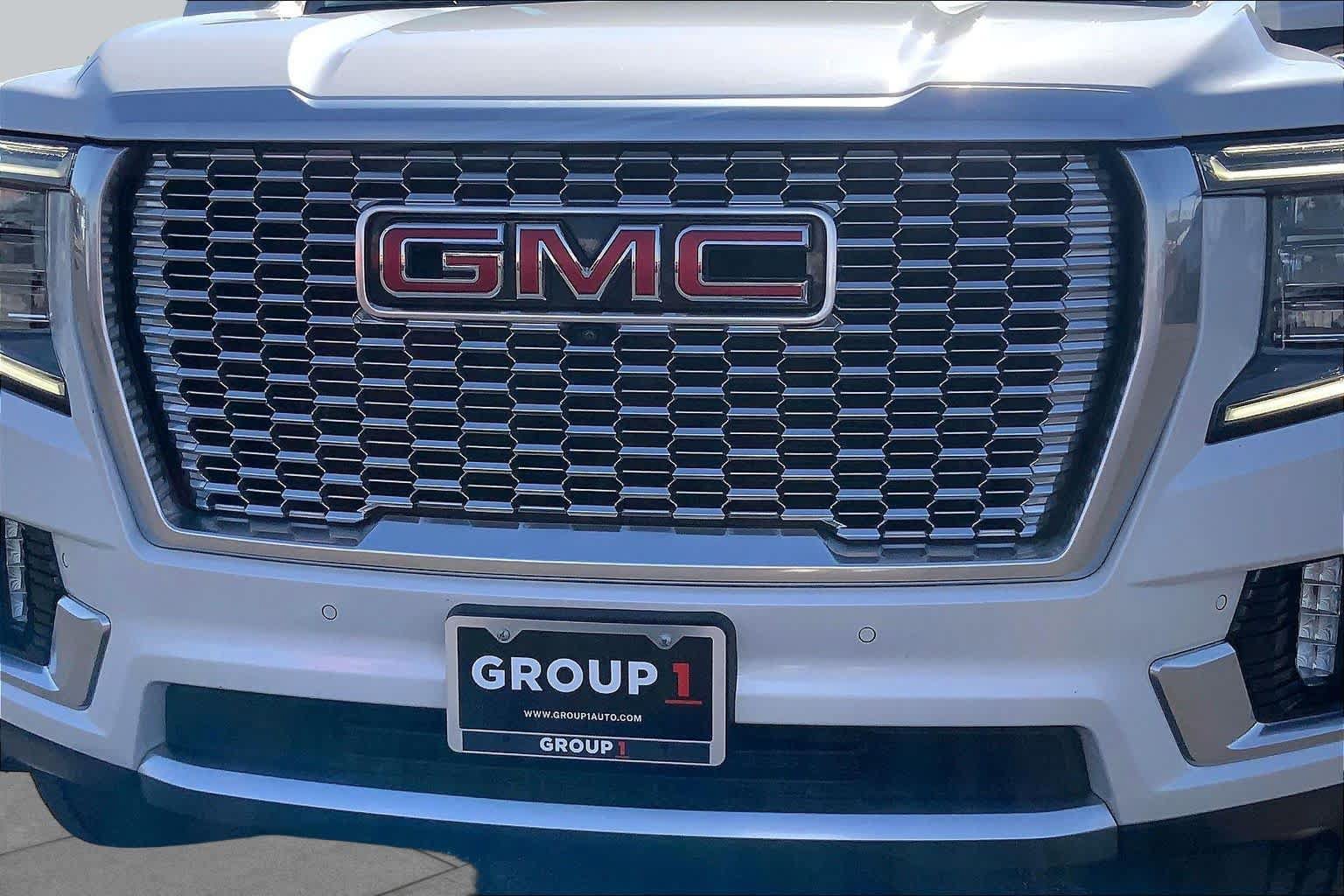 Used 2021 GMC Yukon Denali w/ Denali Ultimate Package AWD/4WD image 30