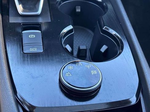 Certified 2022 Nissan Rogue SV w/ SV Premium Package image 26