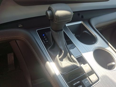 Used 2025 Toyota Sienna LE FWD image 14