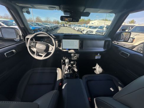 New 2025 Ford Bronco Outer Banks image 23