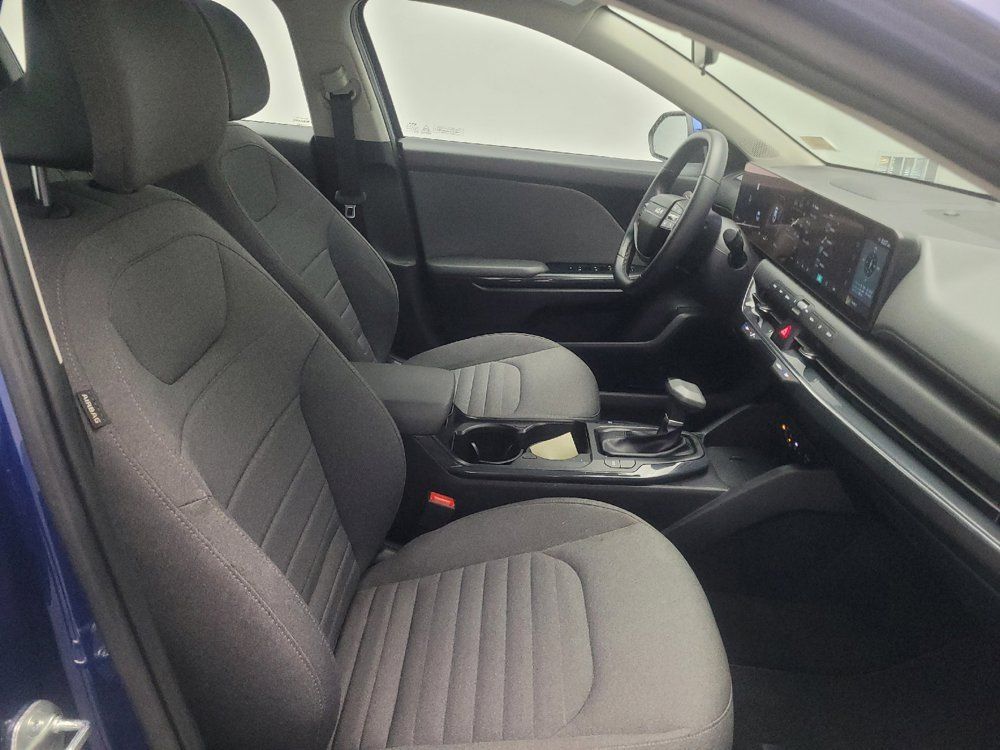 Used 2025 Kia K4 EX FWD image 21