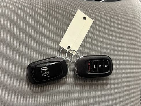 Used 2023 Honda Pilot LX image 29
