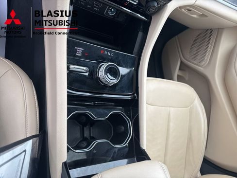 Used 2023 Jeep Grand Cherokee L Limited w/ Black Appearance Package image 28