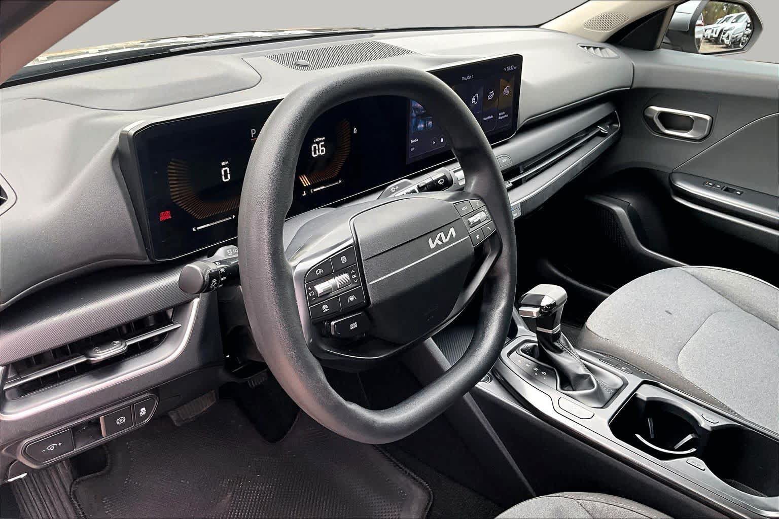 Used 2025 Kia K4 FWD image 17