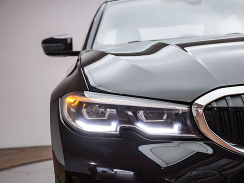 Certified 2022 BMW 330i Sedan w/ Convenience Package image 5