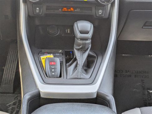 Used 2025 Toyota RAV4 XLE w/ Convenience Package image 15
