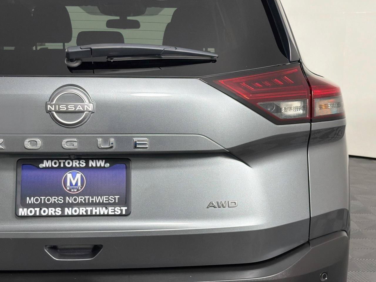 Used 2023 Nissan Rogue S AWD/4WD image 23