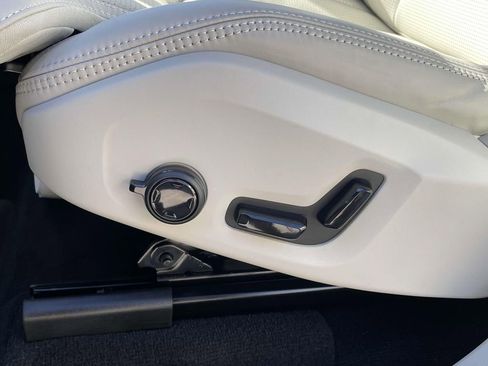 New 2026 Volvo XC90 B6 Ultra image 7