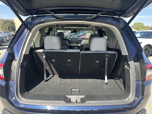 Used 2024 Honda Pilot Touring image 12