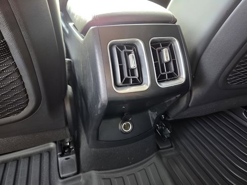 Used 2025 Kia Sorento EX image 12