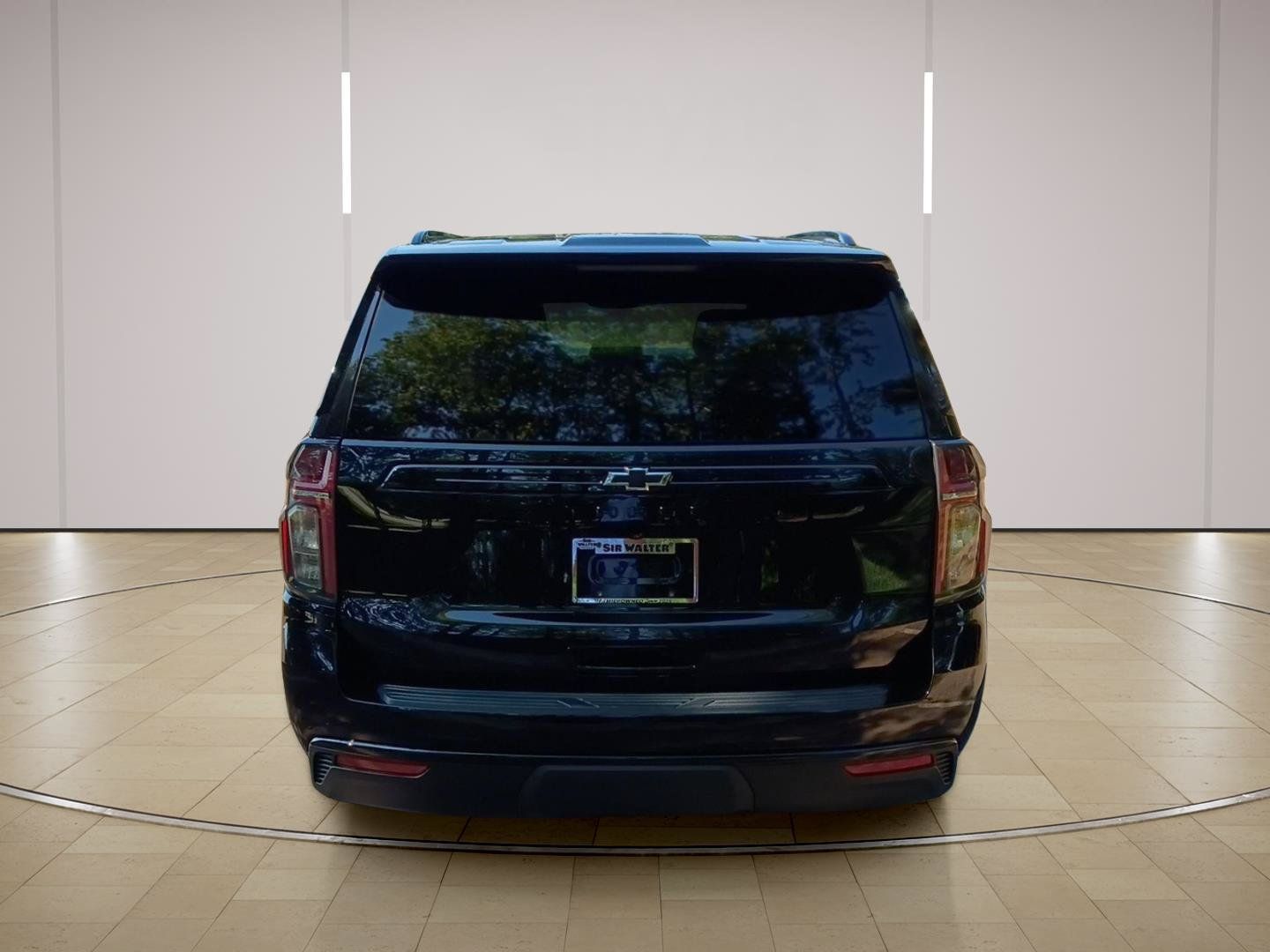 Used 2024 Chevrolet Tahoe Z71 w/ Luxury Package AWD/4WD image 6