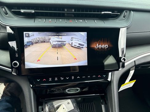 New 2026 Jeep Grand Cherokee Altitude image 26