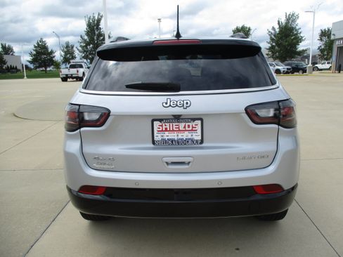 Used 2024 Jeep Compass Limited w/ Elite Group AWD/4WD image 5